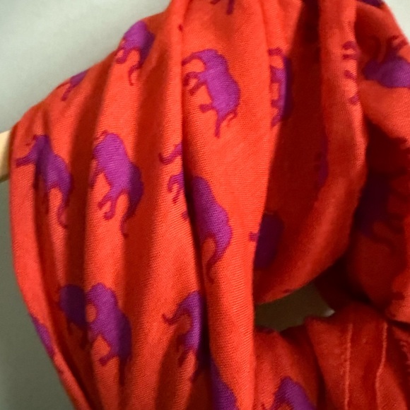 Stella & Dot Bryant Park elephant scarf. Retired. - Picture 3 of 4